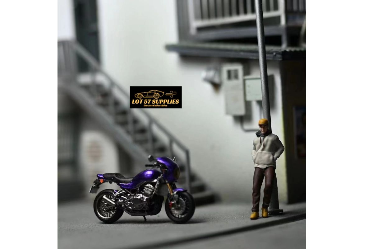 EHC Model Figure Set 2019 Kawasaki z900rs With Boy Figure 1:64 (resin)-1